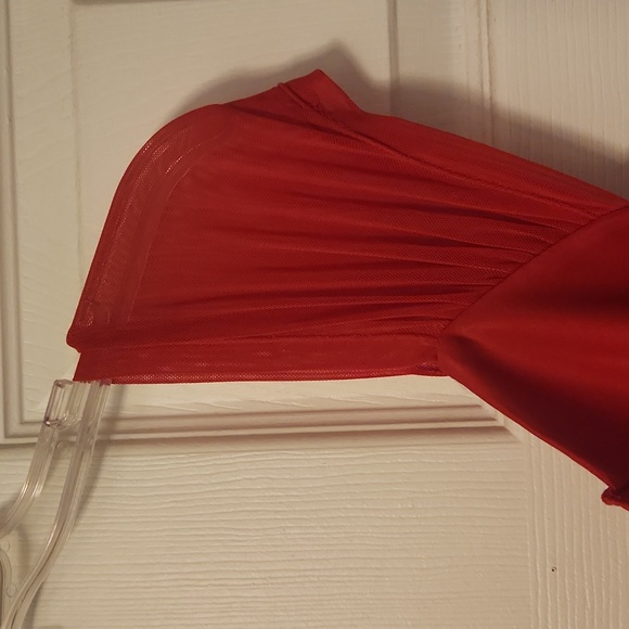 Red Gown - Picture 2 of 4